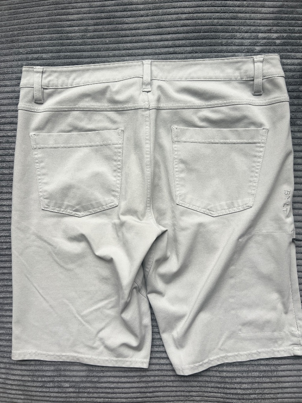 BYLT Everyday Shorts in Light Gray, Size 34 - Picture 4 of 4